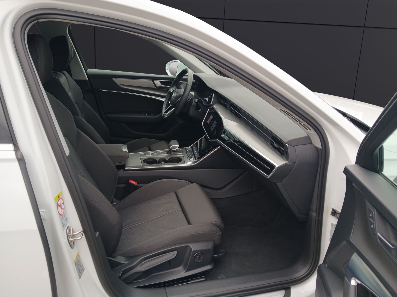 Fahrzeugabbildung Audi A6 Avant TDI sport Matrix Navi ACC Sound