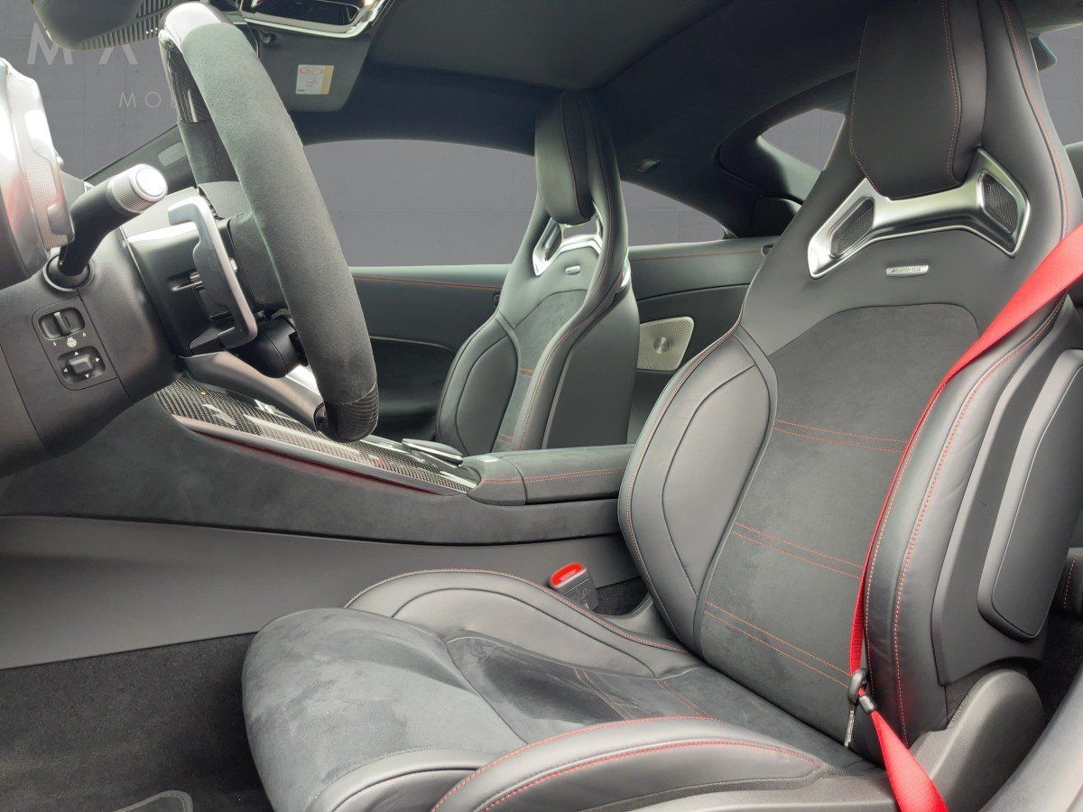 Fahrzeugabbildung Mercedes-Benz AMG GT 63 4M+ AMG/Night-II/Pano/Carbon/HuD/21''