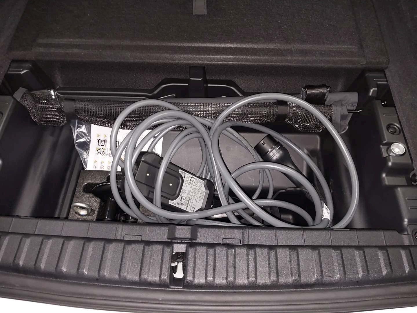 Fahrzeugabbildung BMW iX M70 | B&W| Panorama-Glasdach| Sitzbelüftung v