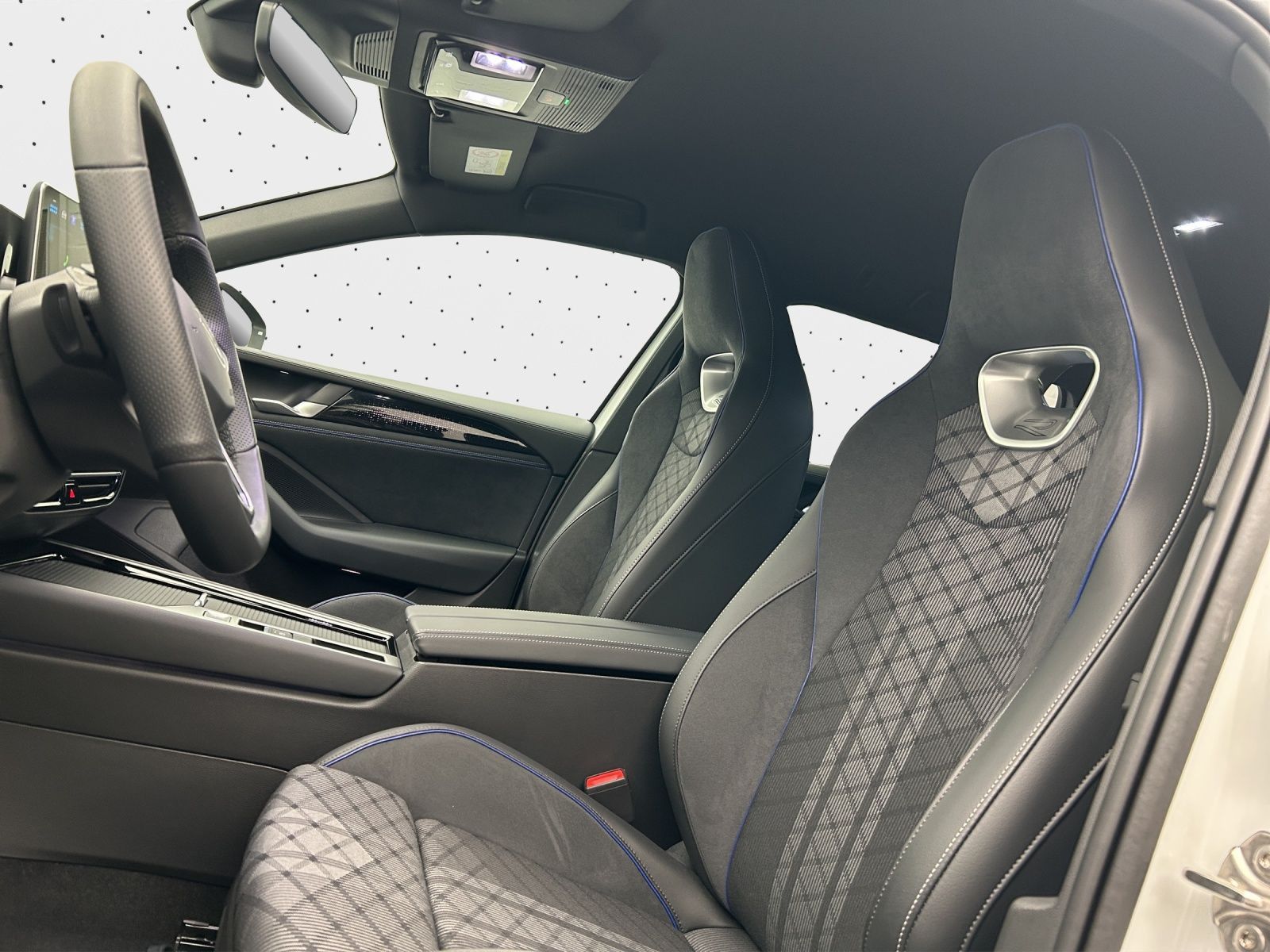 Volkswagen Passat - Bild 13