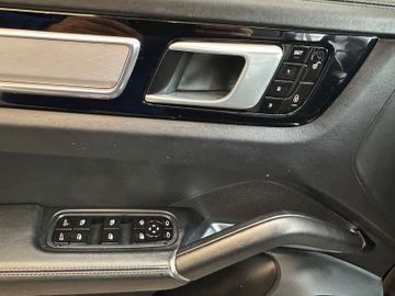 Porsche Cayenne Turbo *Matrix LED*360 Kamera*