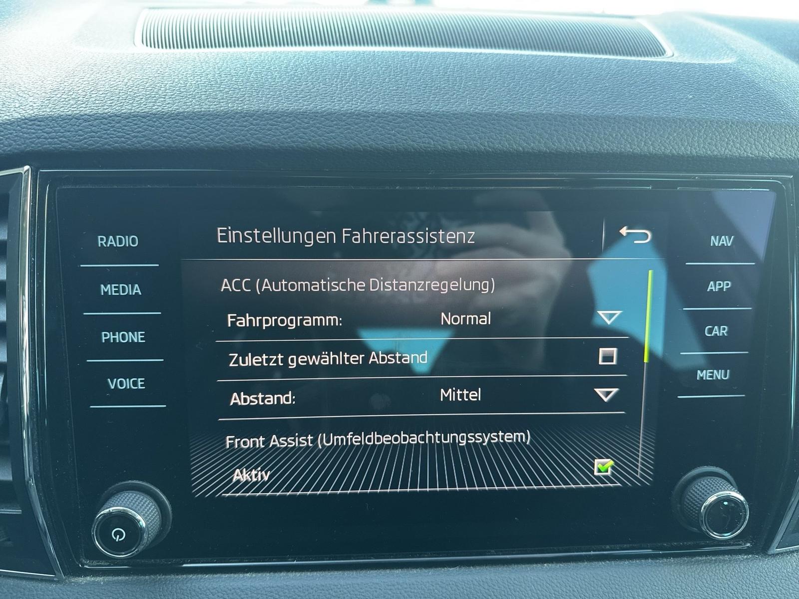 Skoda Karoq Style 1.5l TSI 110kW 7-Gang-DSG 4xSHZG LED
