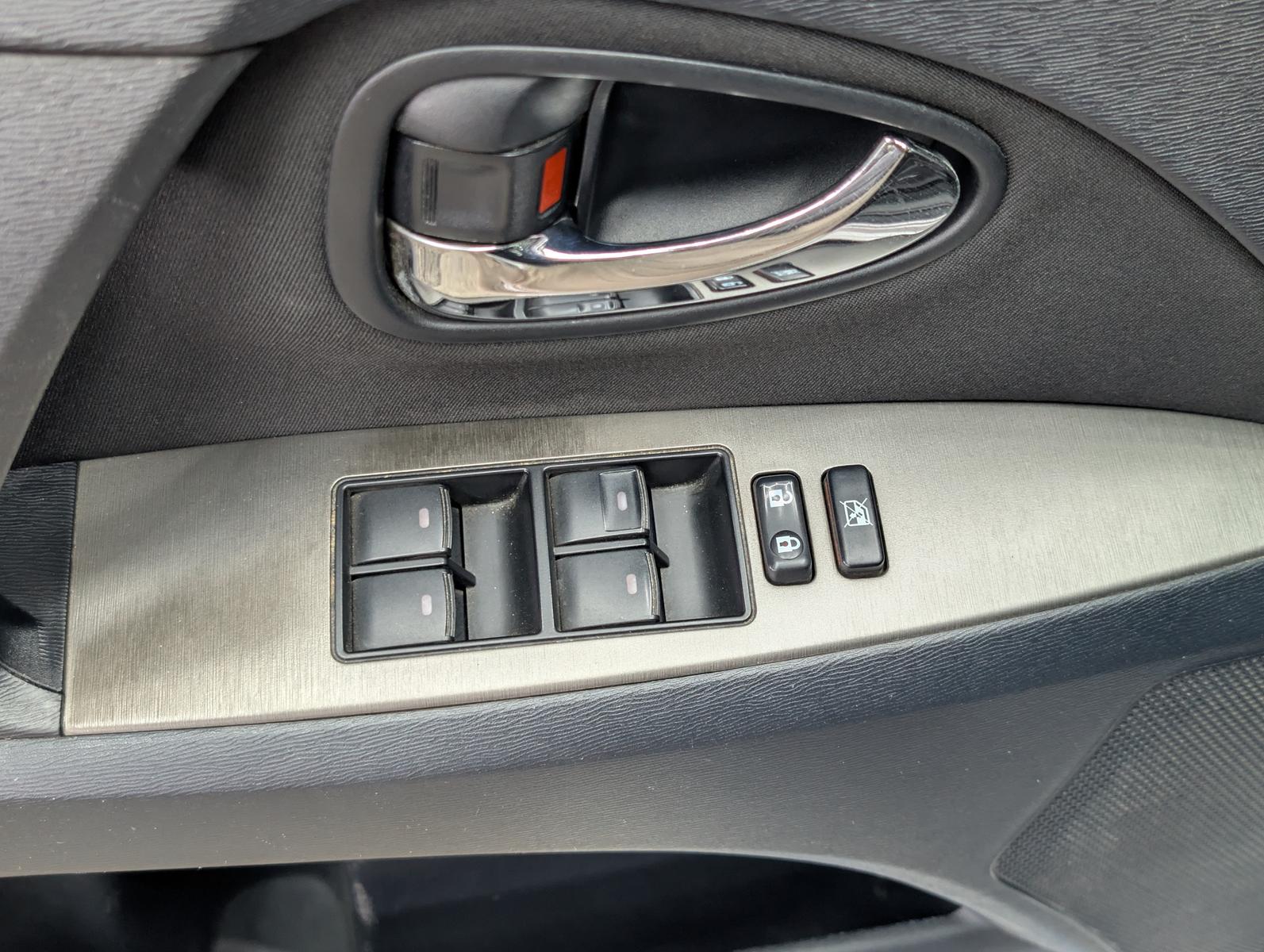 Toyota Avensis 2010 — photo 11