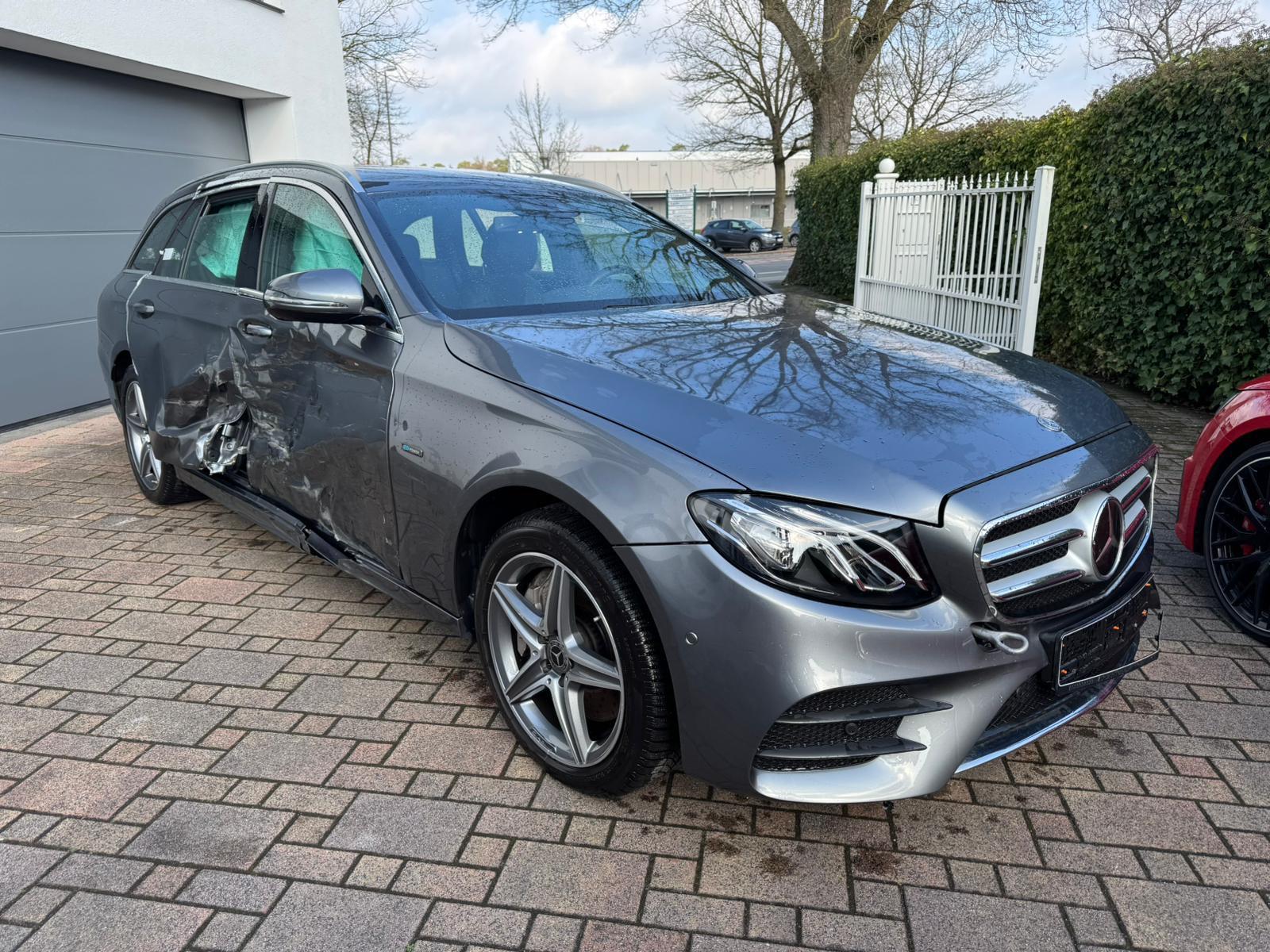 Mercedes-Benz 300 de; AMG ; Hybrid Airbags nur re u li  offen