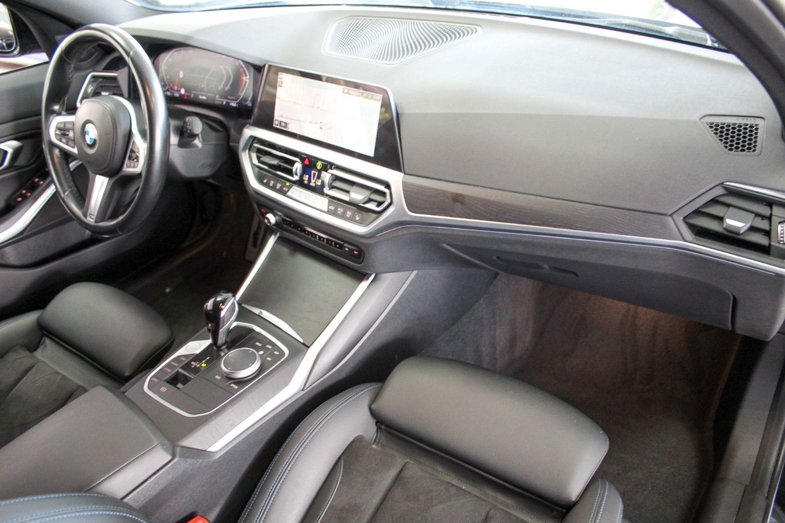 BMW 320d Touring xDrive M Sport Automatik AHK 1.Hand foto 14