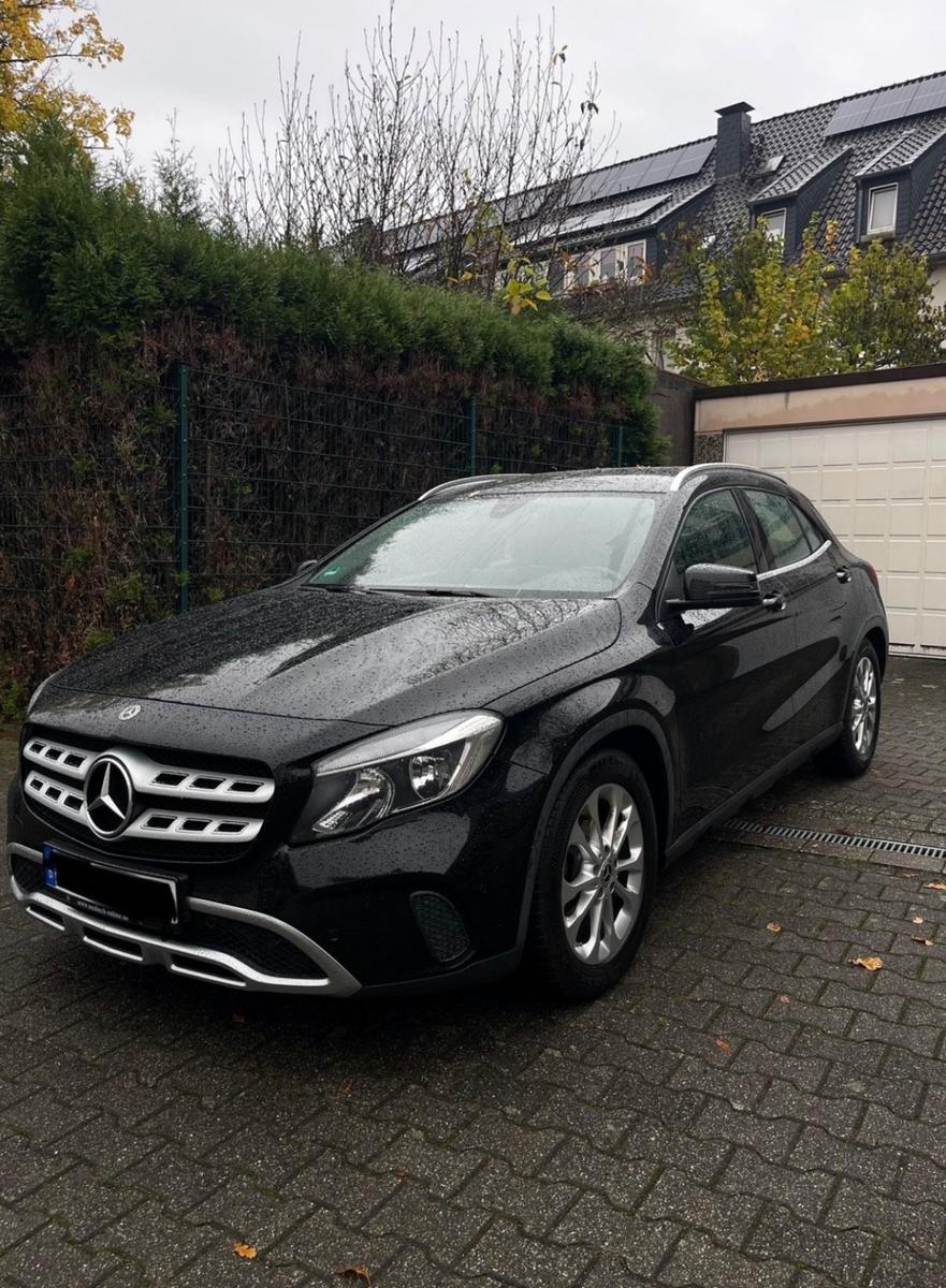 Mercedes-Benz GLA 200