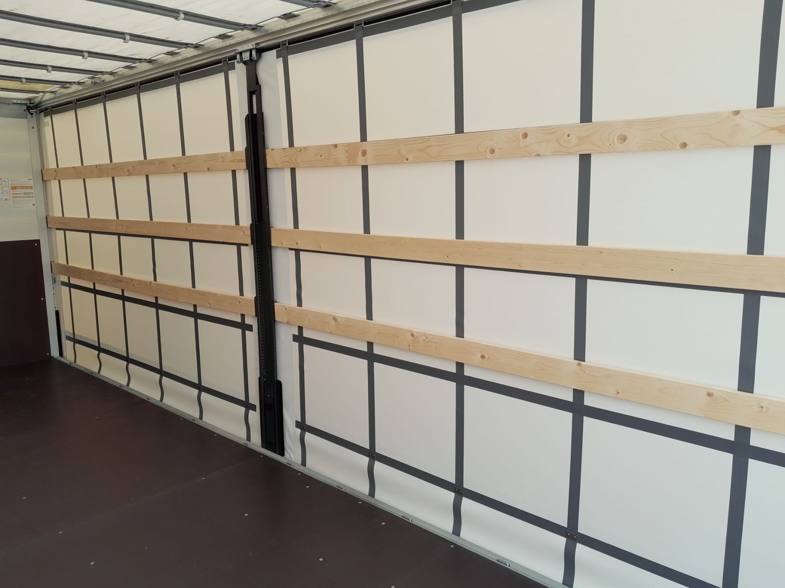 Fahrzeugabbildung DAF FA XB 230 12t Junge Curtainsider