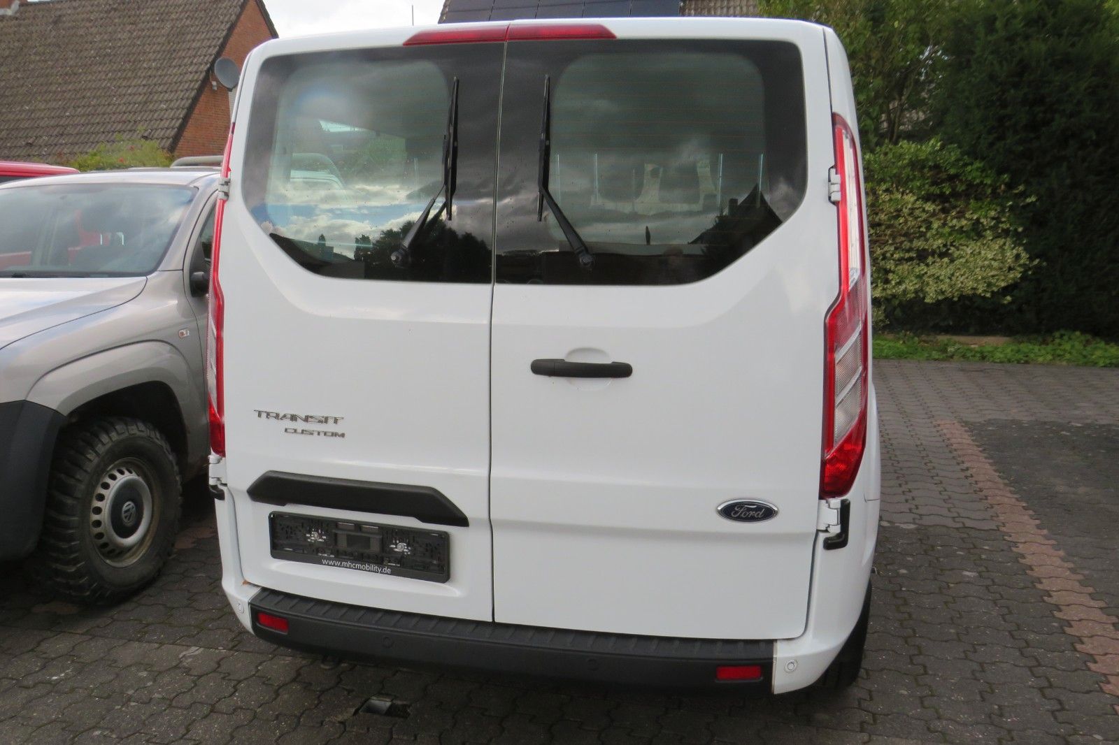 Fahrzeugabbildung Ford Transit Custom Kombi 320 L2 Trend
