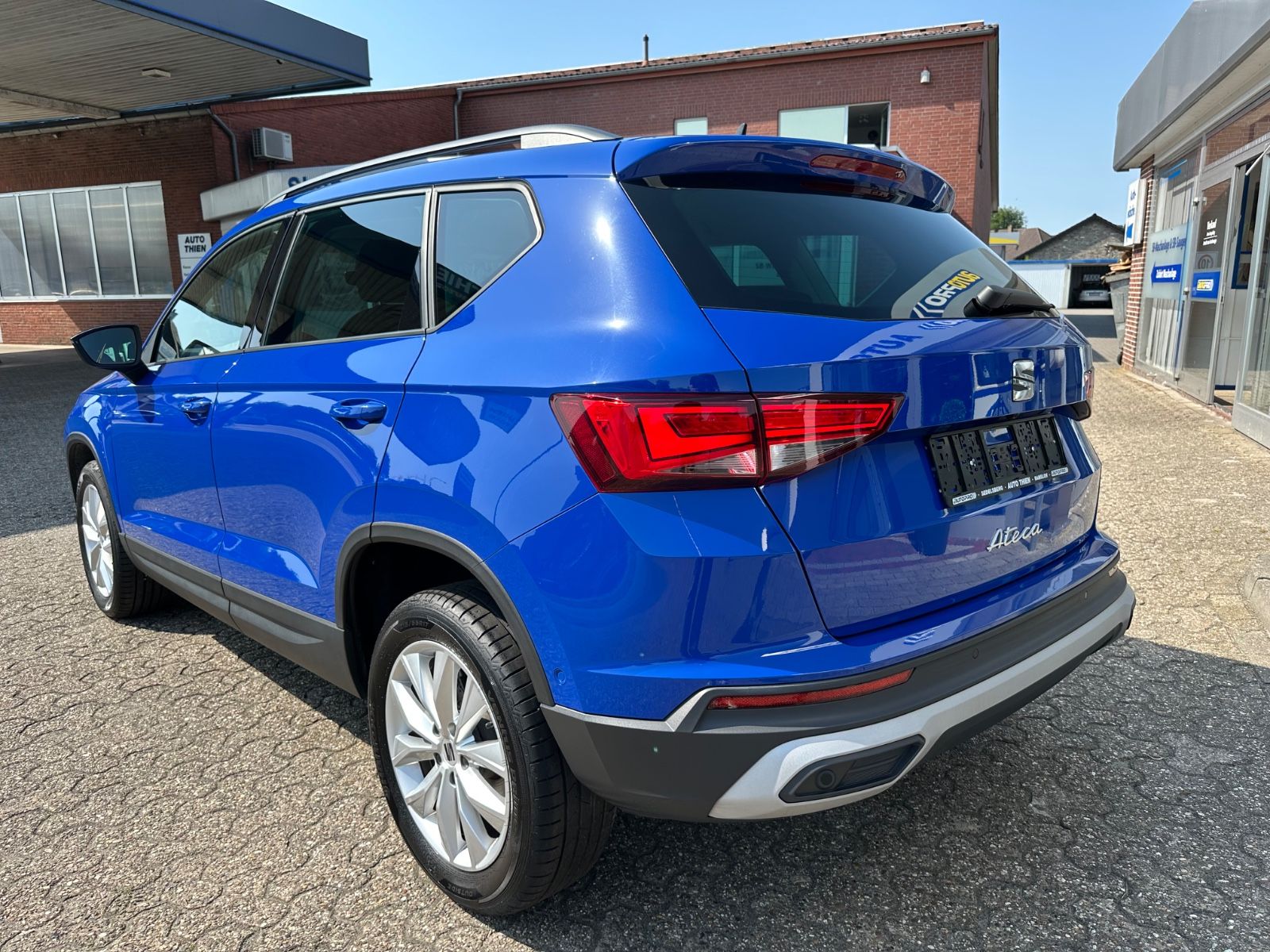 Fahrzeugabbildung SEAT Ateca 1.5 TSI Style DSG Navi/ACC/LED/Shzg./17´´