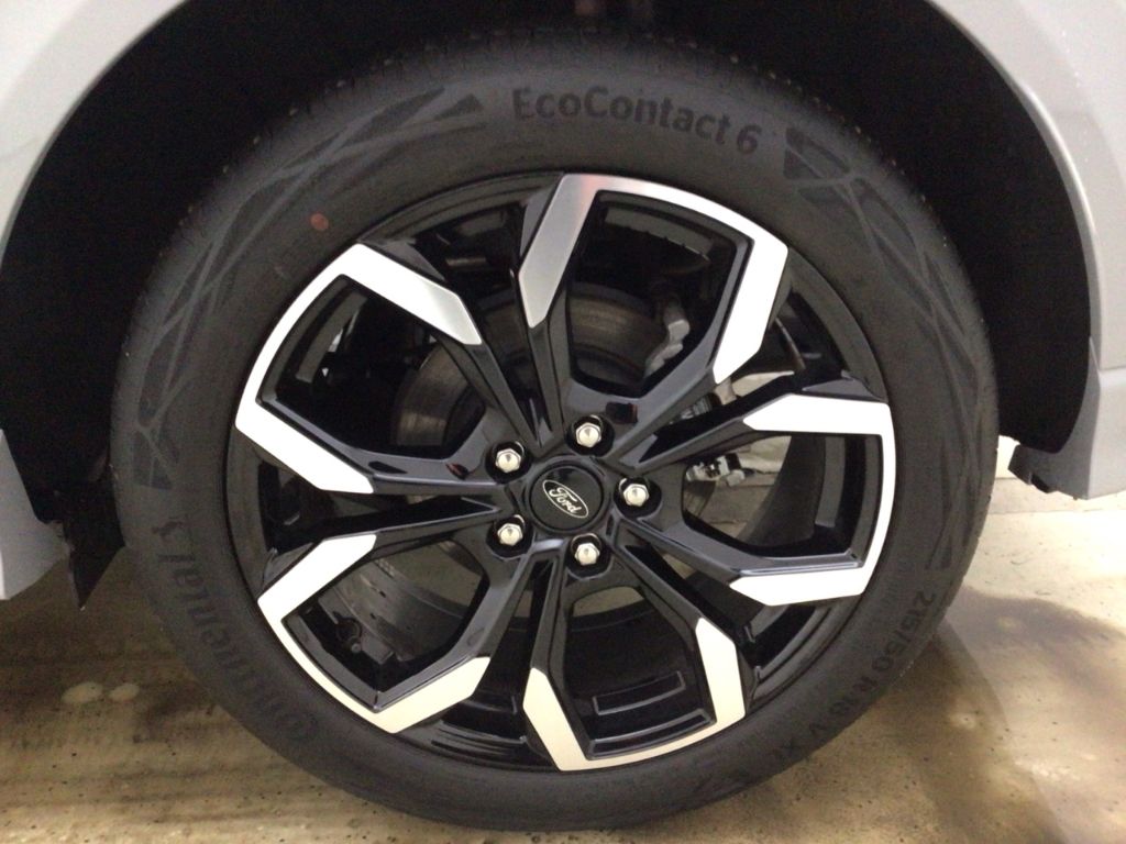 Fahrzeugabbildung Ford Puma Hybrid ST-Line X 1.0 EcoBoost Mild EU6d