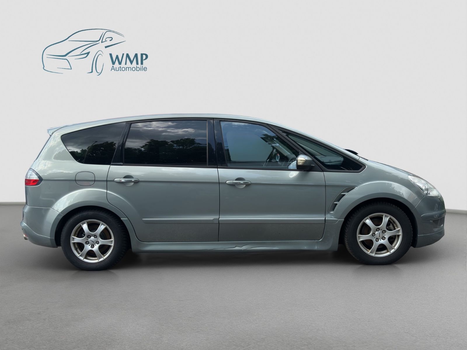 Fahrzeugabbildung Ford S-Max S-MAX Titanium S/Navi/PDC/Panorama/