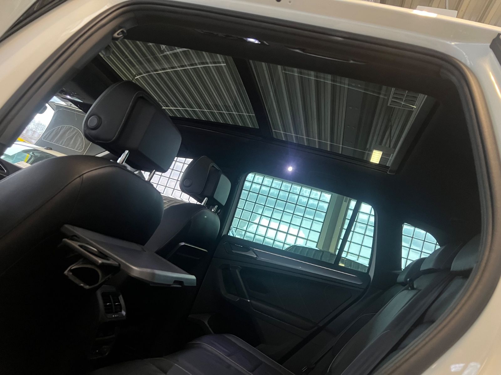 Fahrzeugabbildung Volkswagen Tiguan 2.0TDI DSG Highline 4Motion R line 239PS