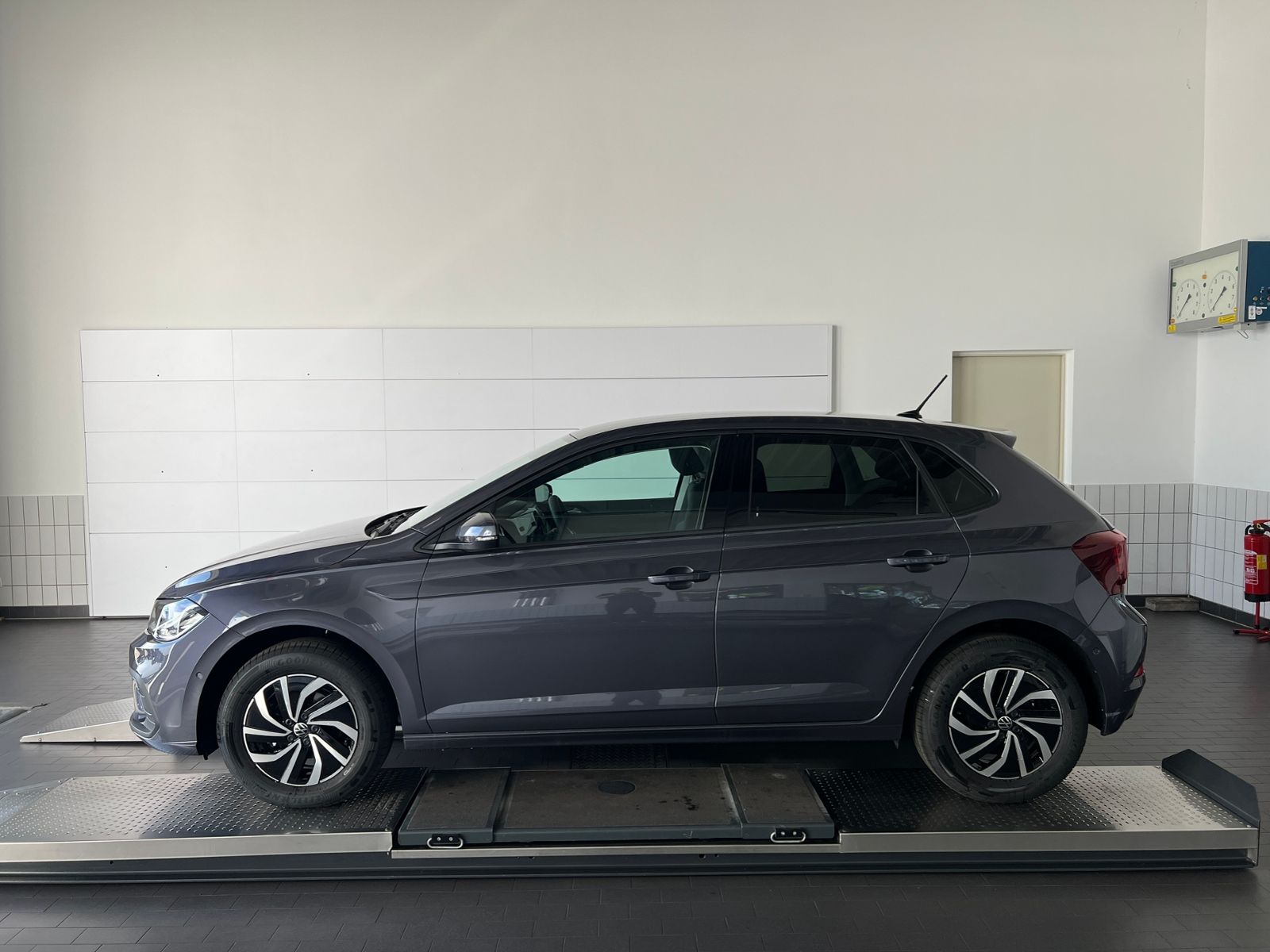 Fahrzeugabbildung Volkswagen Polo Life 1.0 TSI DSG *LED, ACC, Ready2Discover,