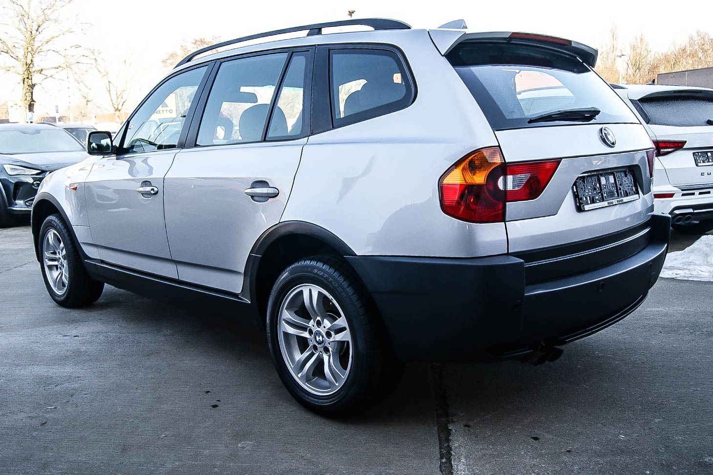 Fahrzeugabbildung BMW X3 3.0i 4x4 LEDER XENON NAVI RENTNER 1.BESITZ