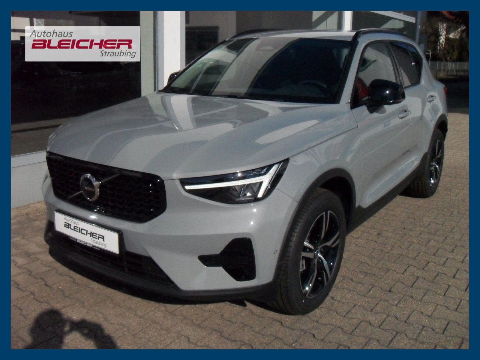Fahrzeugabbildung Volvo XC 40 B3 Plus Dark | Standheizung | 360°