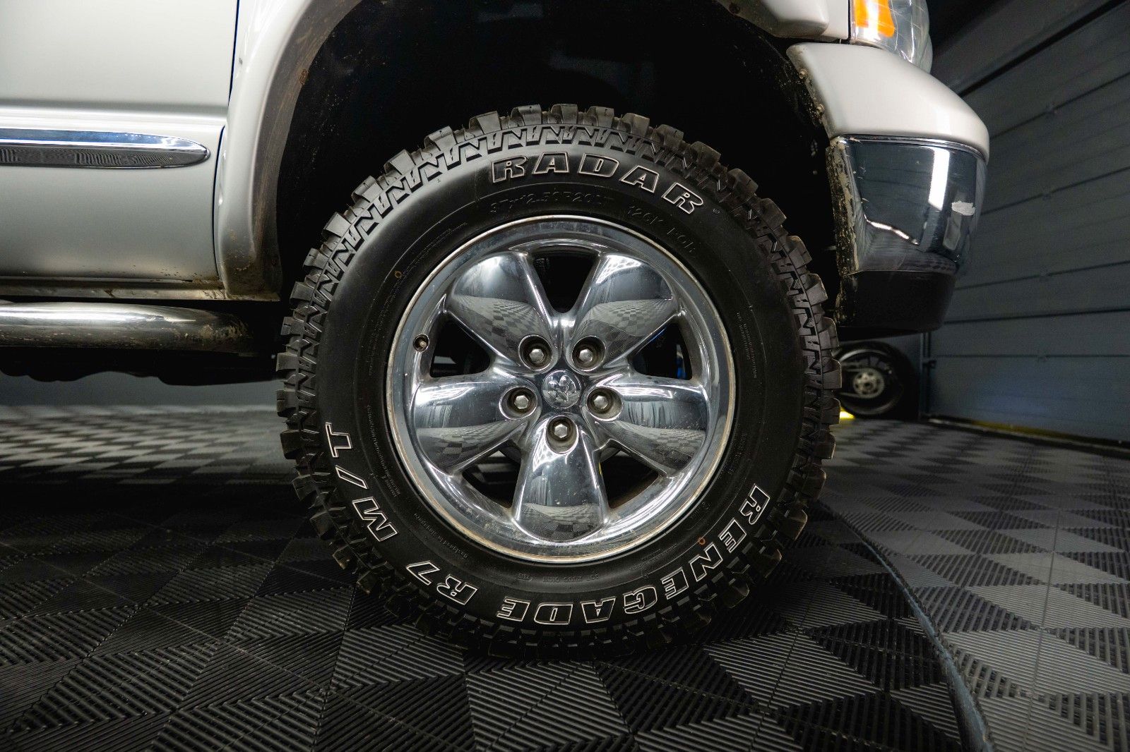 Fahrzeugabbildung Dodge RAM 5.7 V8 HEMI 4x4 OFFROAD MONSTERTRUCK LONGBED