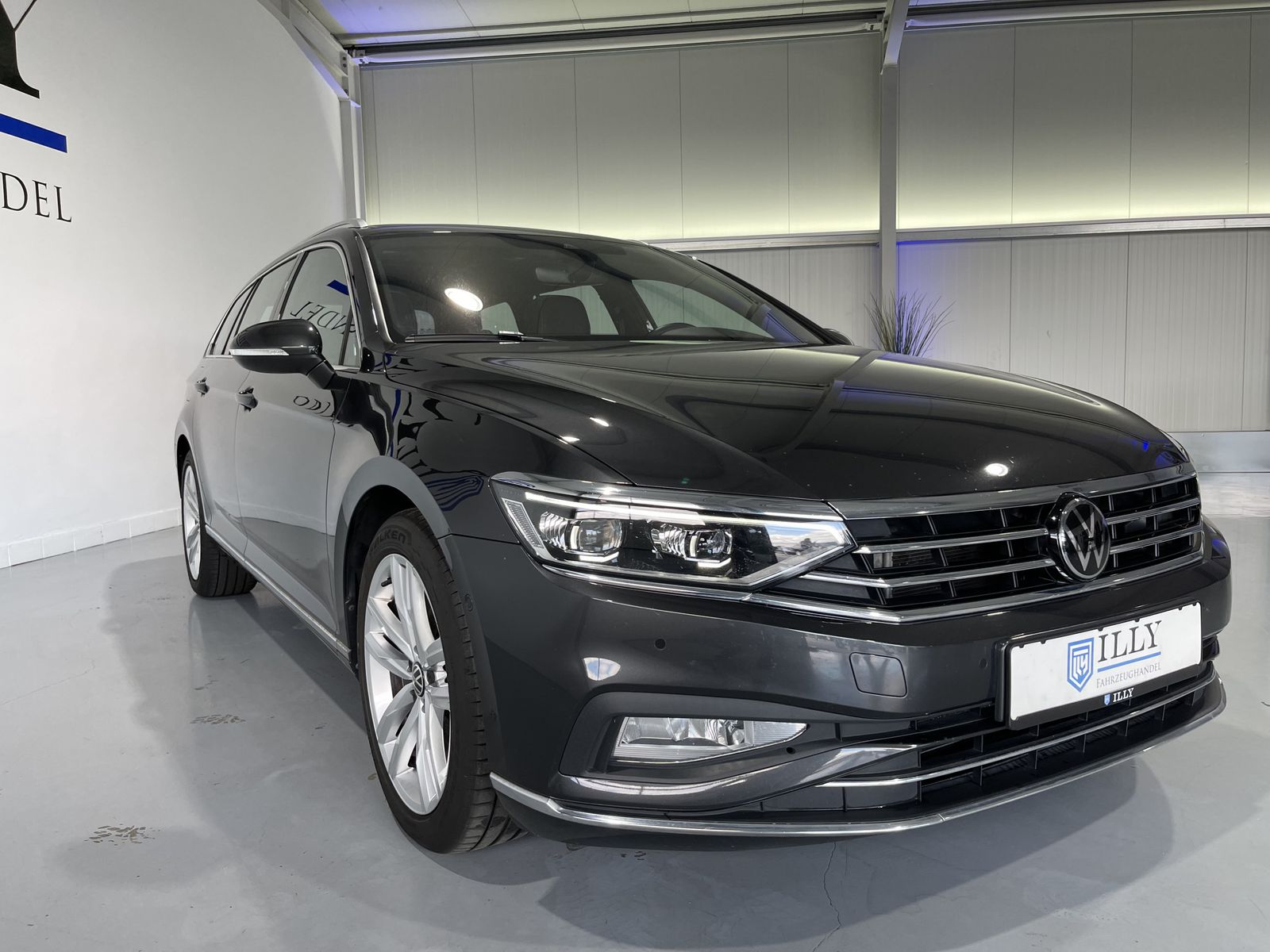 Fahrzeugabbildung Volkswagen Passat Variant Elegance 2.0 TDI*LED-Matrix*AHK*P