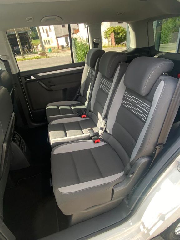 VW Touran 1.6 TDI Life BMT, Bild 6