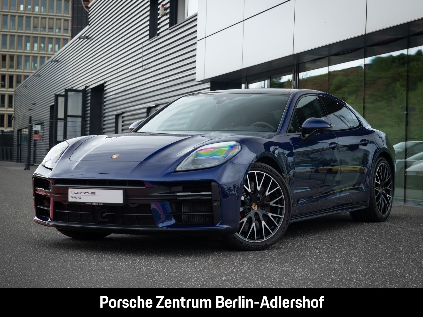 Porsche Panamera - 1