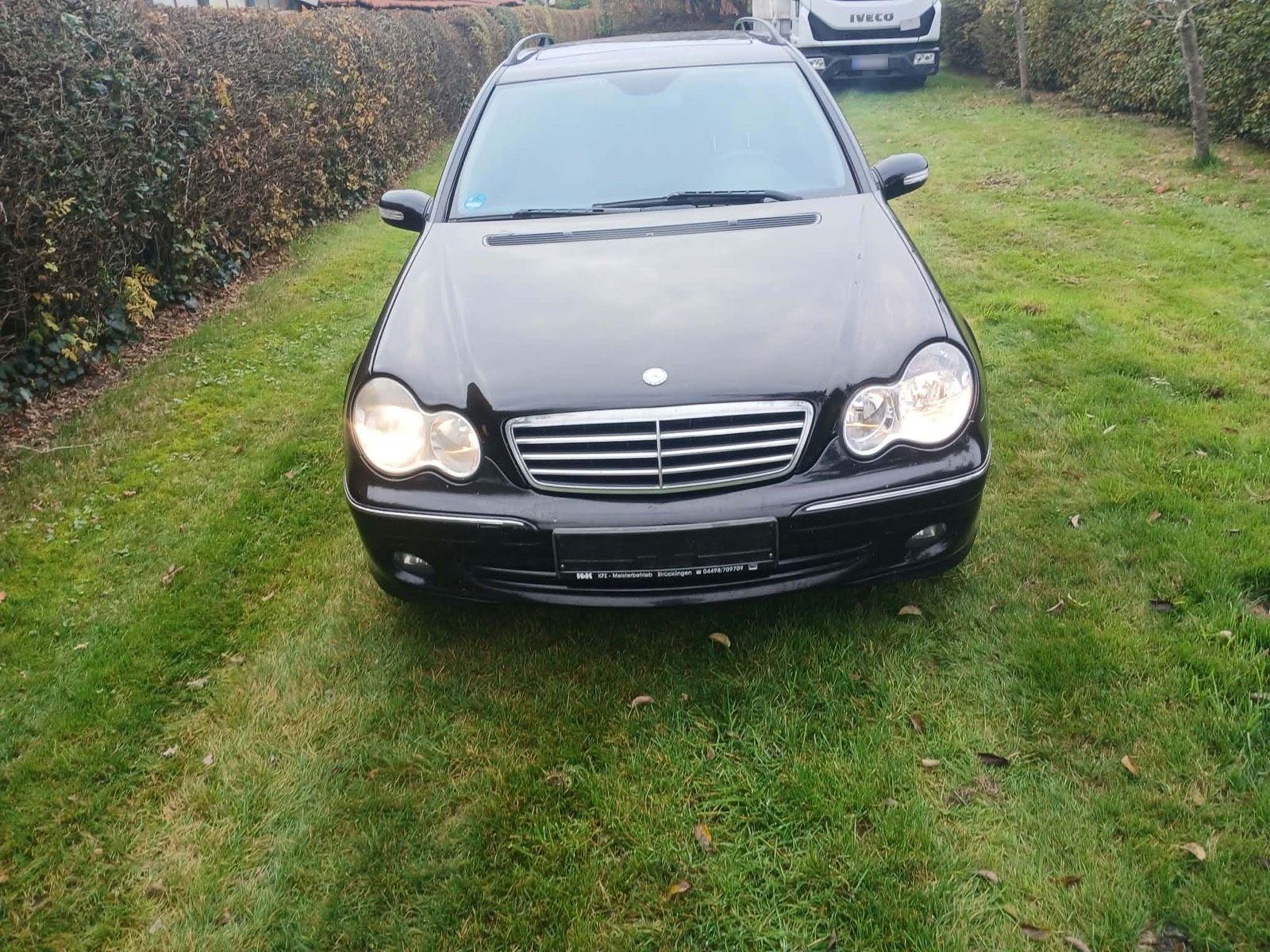 Mercedes-Benz 220