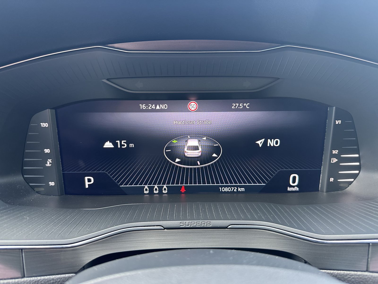 Fahrzeugabbildung SKODA Superb 2.0 TDI DSG Style NAV+MATRIX+AHK+ACC+VC
