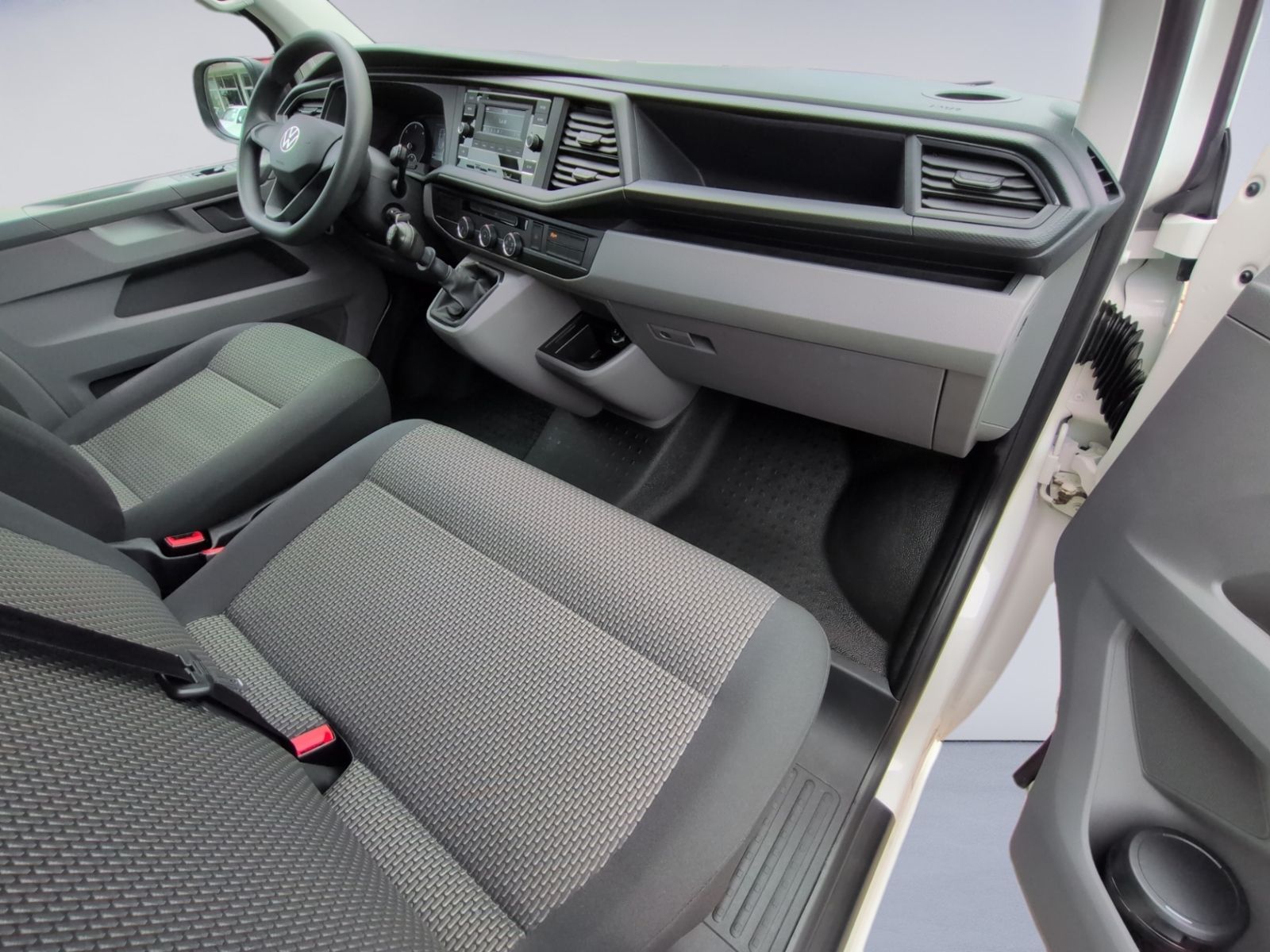 T6.1 Kasten 2.0 TDI Klima+DAB+ParkPilot