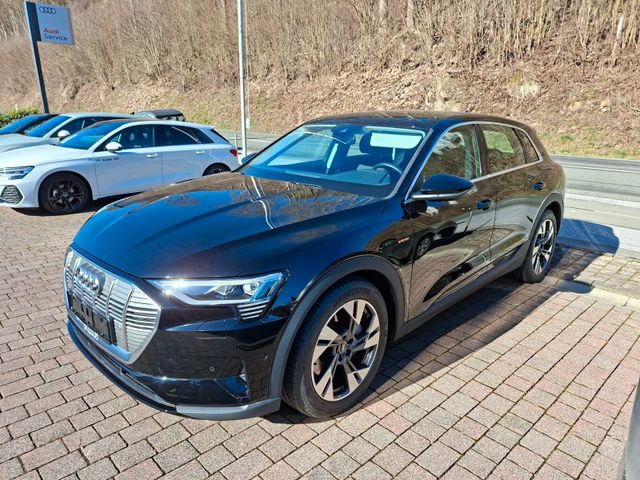 AUDI e-tron 50 quattro -