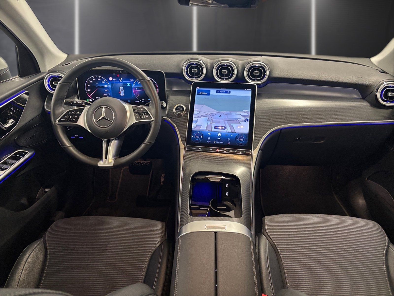 Fahrzeugabbildung Mercedes-Benz GLC 220 d 4M Avantgarde*Pano*Distro*Totwink*Memo