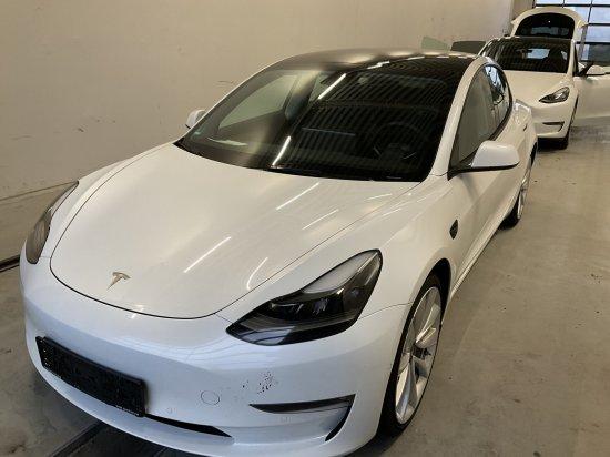 Tesla Model 3 RWD Lim4  60 kWh, 239 KW, Standard Range