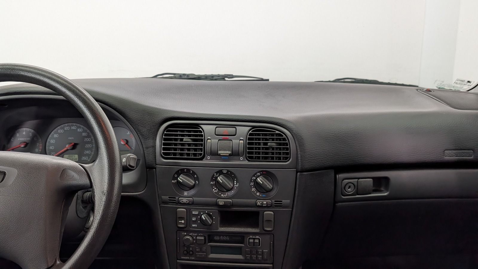 Fahrzeugabbildung Volvo V40 2.0T