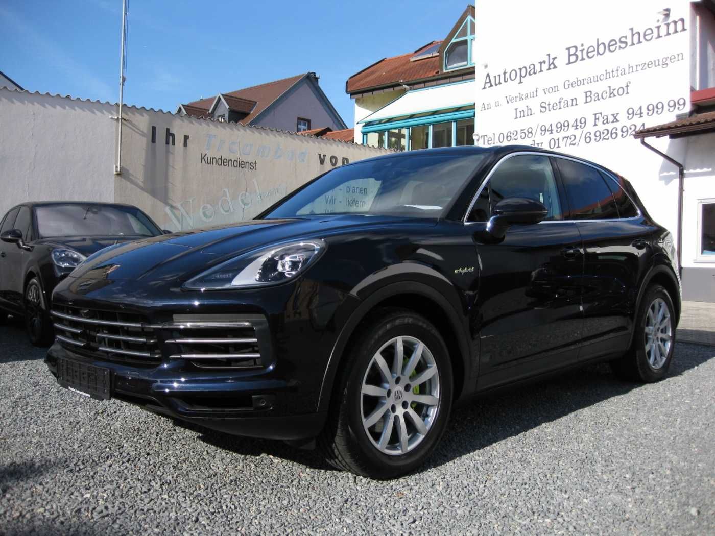 Porsche Cayenne - 1