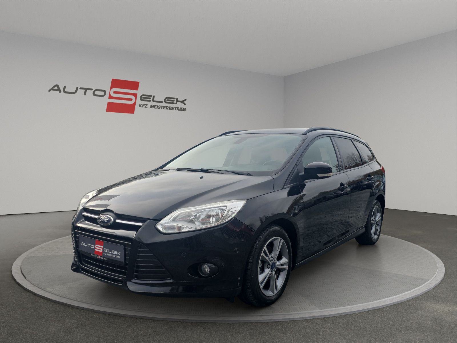 Fahrzeugabbildung Ford Focus Turnier Champions Edition