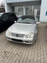 Mercedes-Benz 200 - Mercedes-Benz 200 aus 2003
