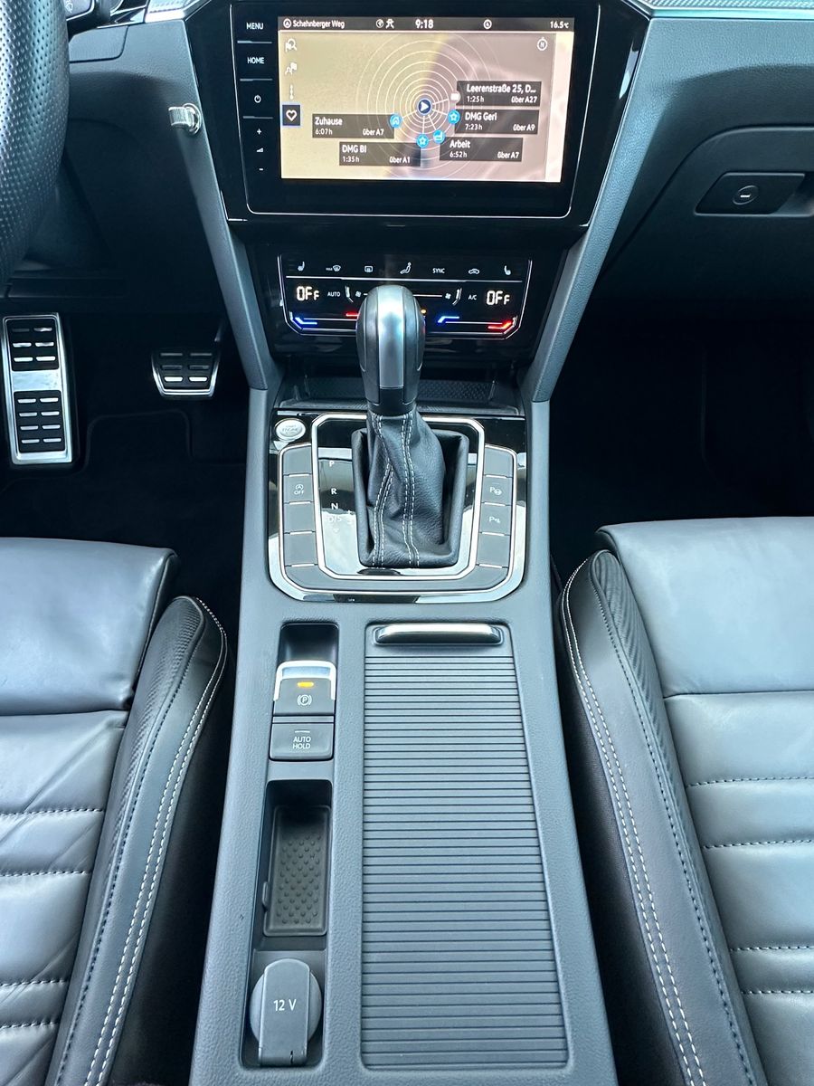 Fahrzeugabbildung Volkswagen Passat Variant 2.0 TDI DSG 4M R-Line NAV+LED+ACC