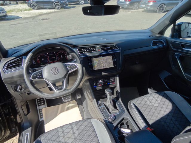 Fahrzeugabbildung Volkswagen Tiguan Allspace R-Line/4x4/HUD/Pano/Matrix/AHK/