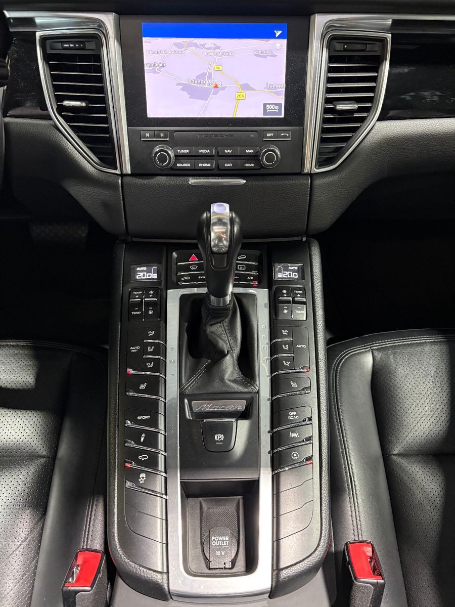 Fahrzeugabbildung Porsche Macan S Diesel/PANO/APPLE/NAVI/PDC/TEMPOMAT/SHZ