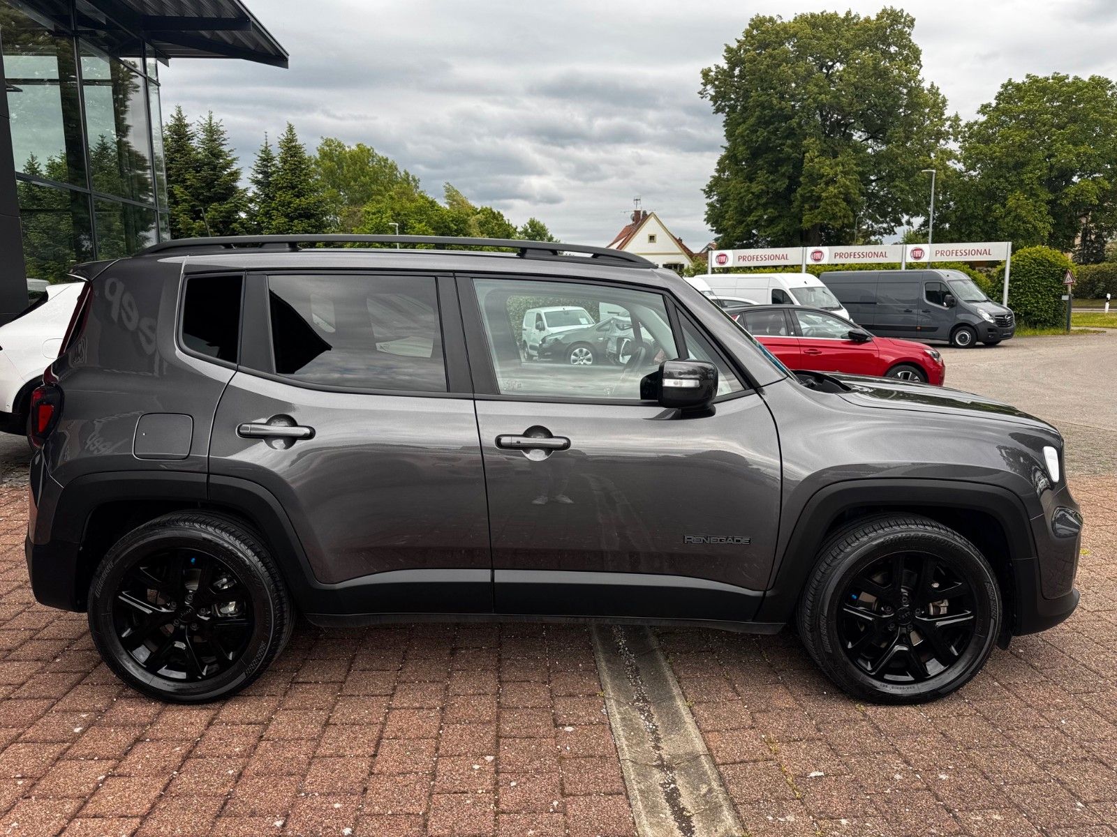 Fahrzeugabbildung Jeep Renegade Limited Automatik LED NAVI KAMERA ACC