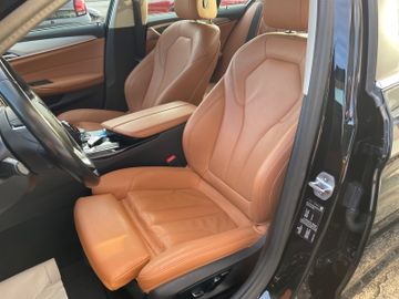 Fahrzeugabbildung BMW 520 d Lim Aut. Navi Leder LED Temp. RFK uvm.