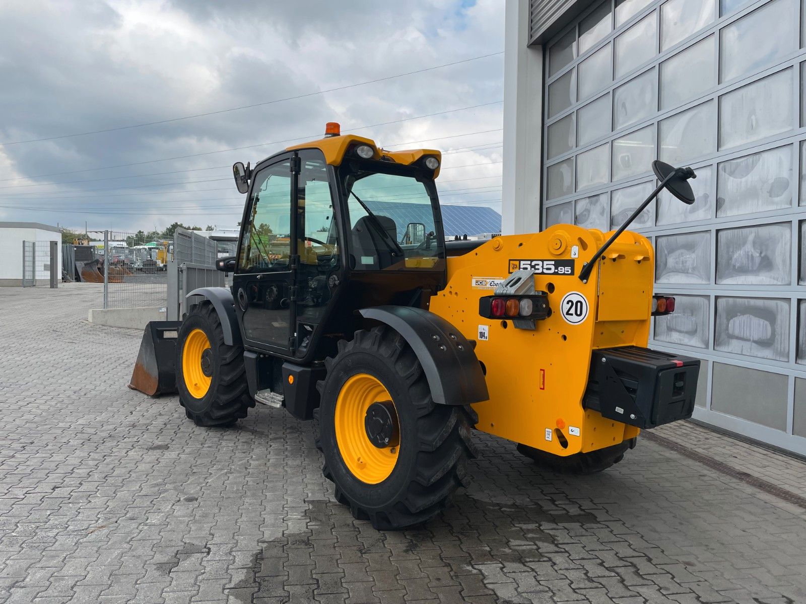 Fahrzeugabbildung JCB 535-95 / nur 1.354h / Palettengabel & Schaufel - mit KI generiert/bearbeitet