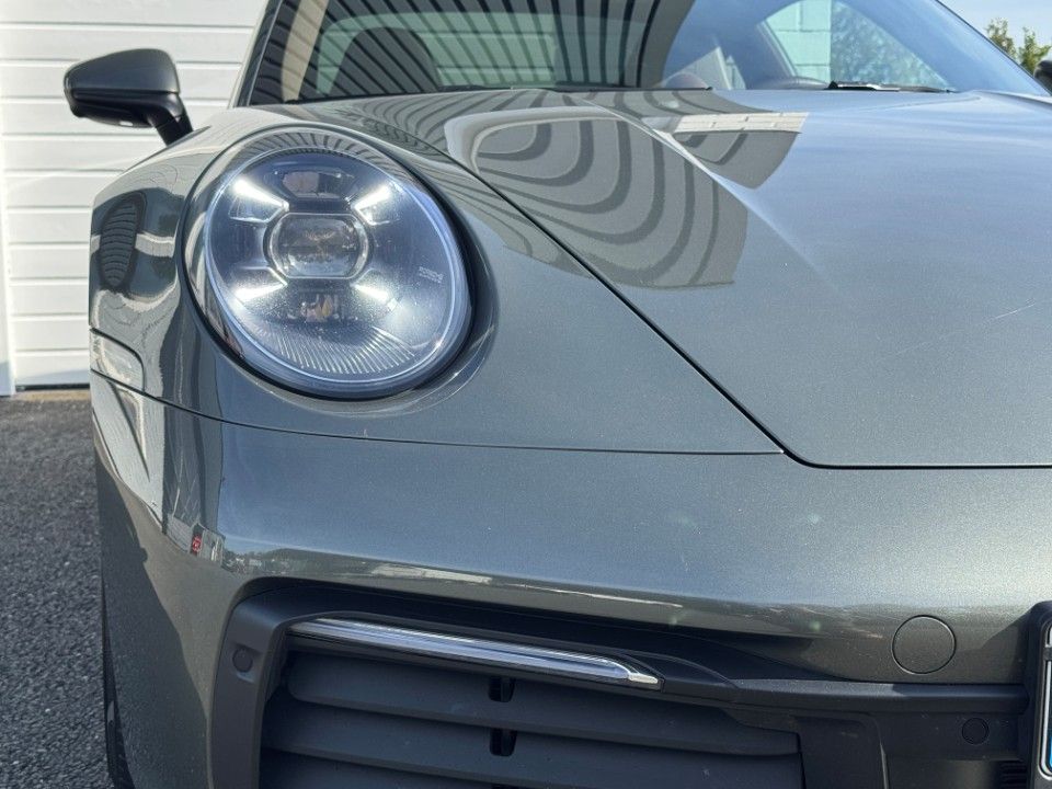 Fahrzeugabbildung Porsche 992 911 Carrera 4 S erste Hand uff approved