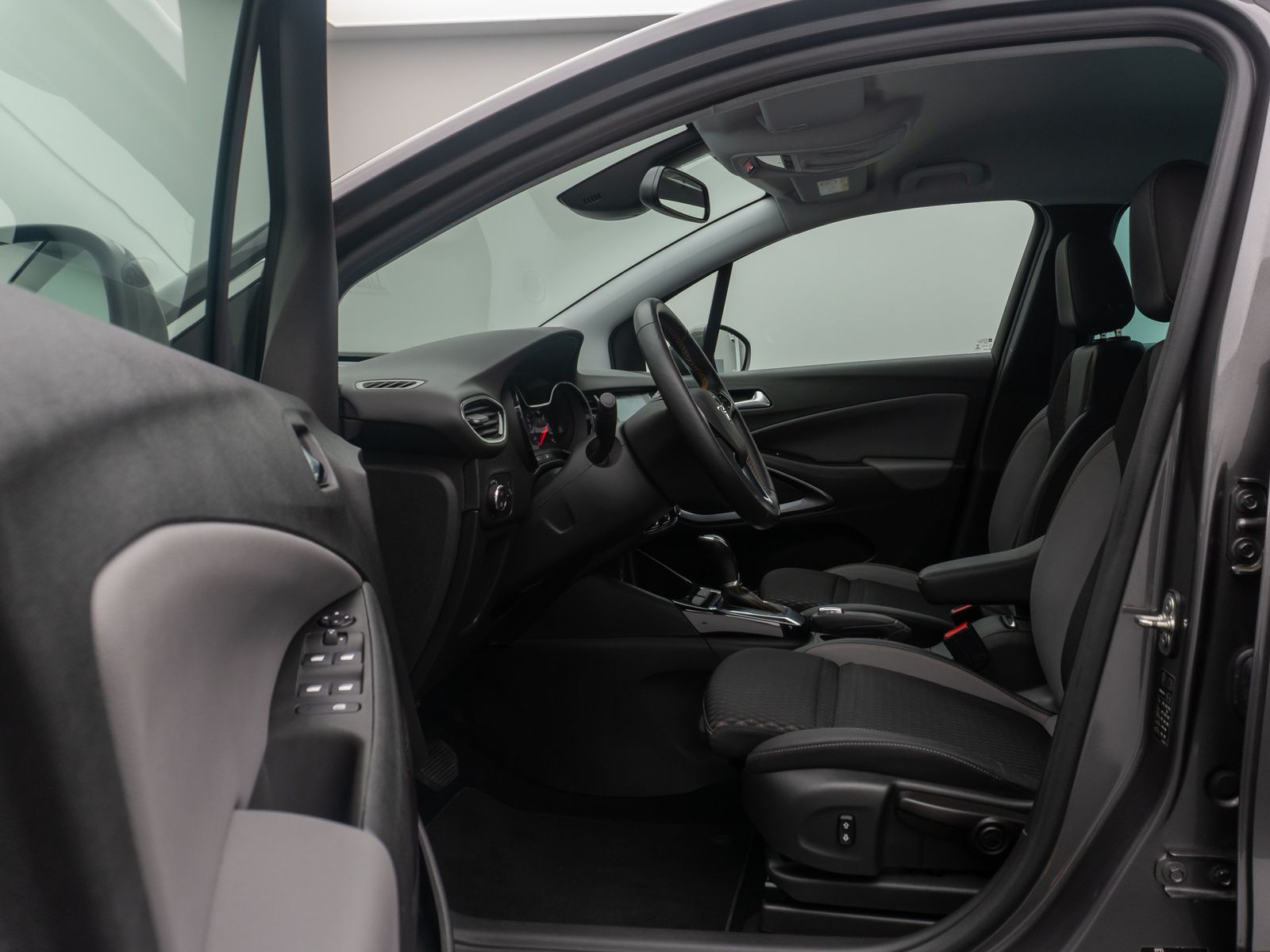 Fahrzeugabbildung Opel Crossland Innovation Kamera Navi L-hzg LED AHK