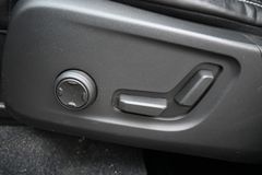 Fahrzeugabbildung Volvo XC40 T4 Autom. R-Design*FSHZG*RFK*BLIS*ACC*AHK