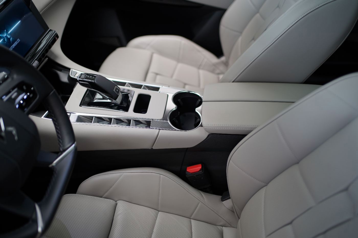 Fahrzeugabbildung DS Automobiles DS7 BlueHDi 130 EAT8 Opera Anhängerkupplung Foca