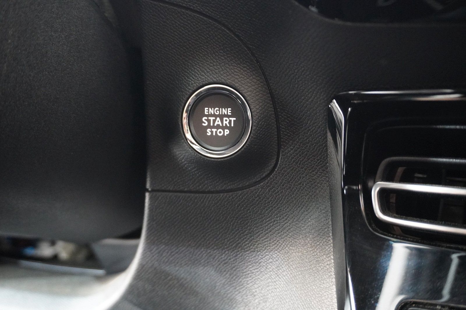Fahrzeugabbildung Opel Mokka-e EDITION 1-PHASIG LED/SPORT/KAMERA/DAB+