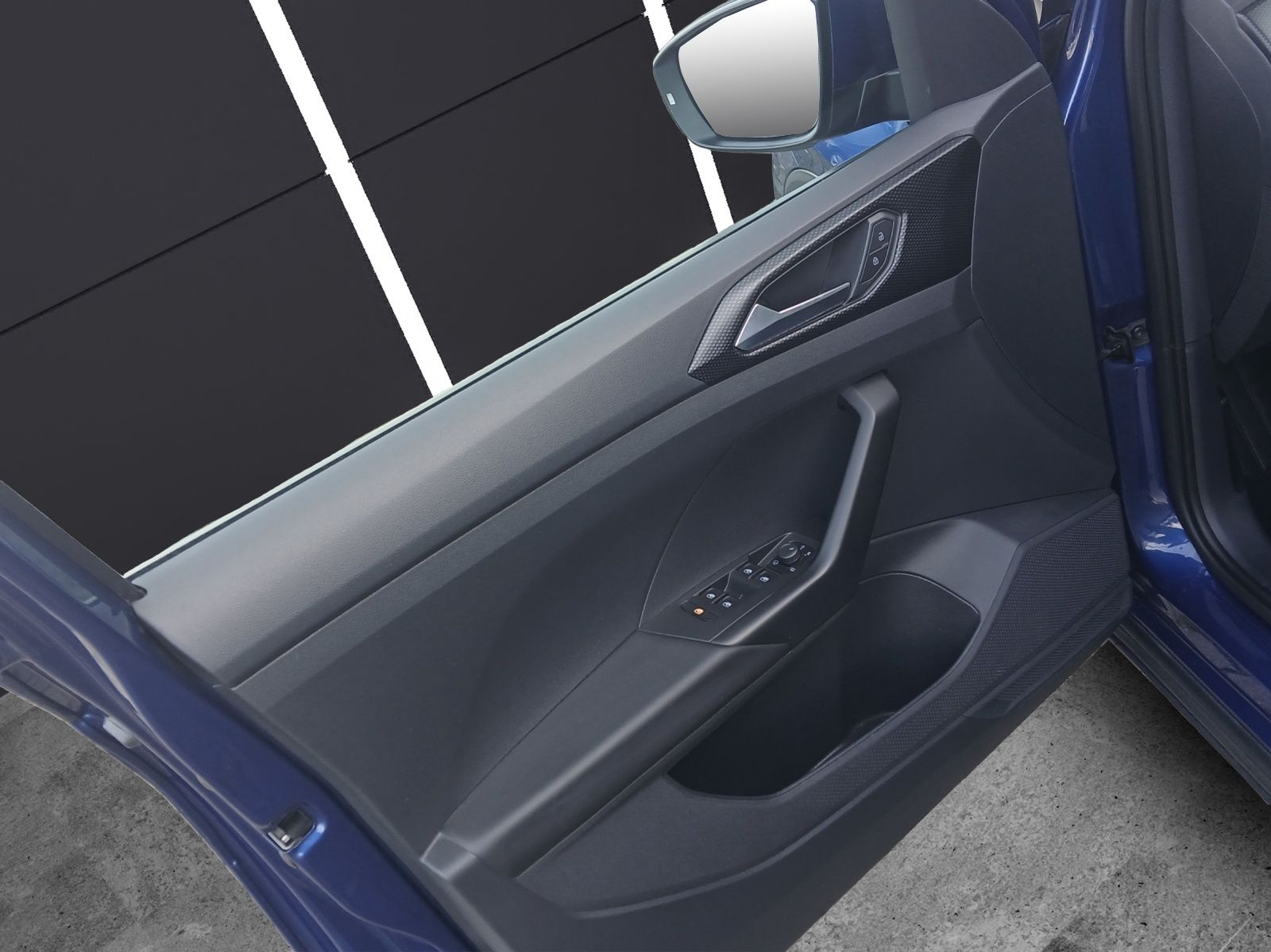 Fahrzeugabbildung Volkswagen T-Cross TSI Life Klima PDC LM