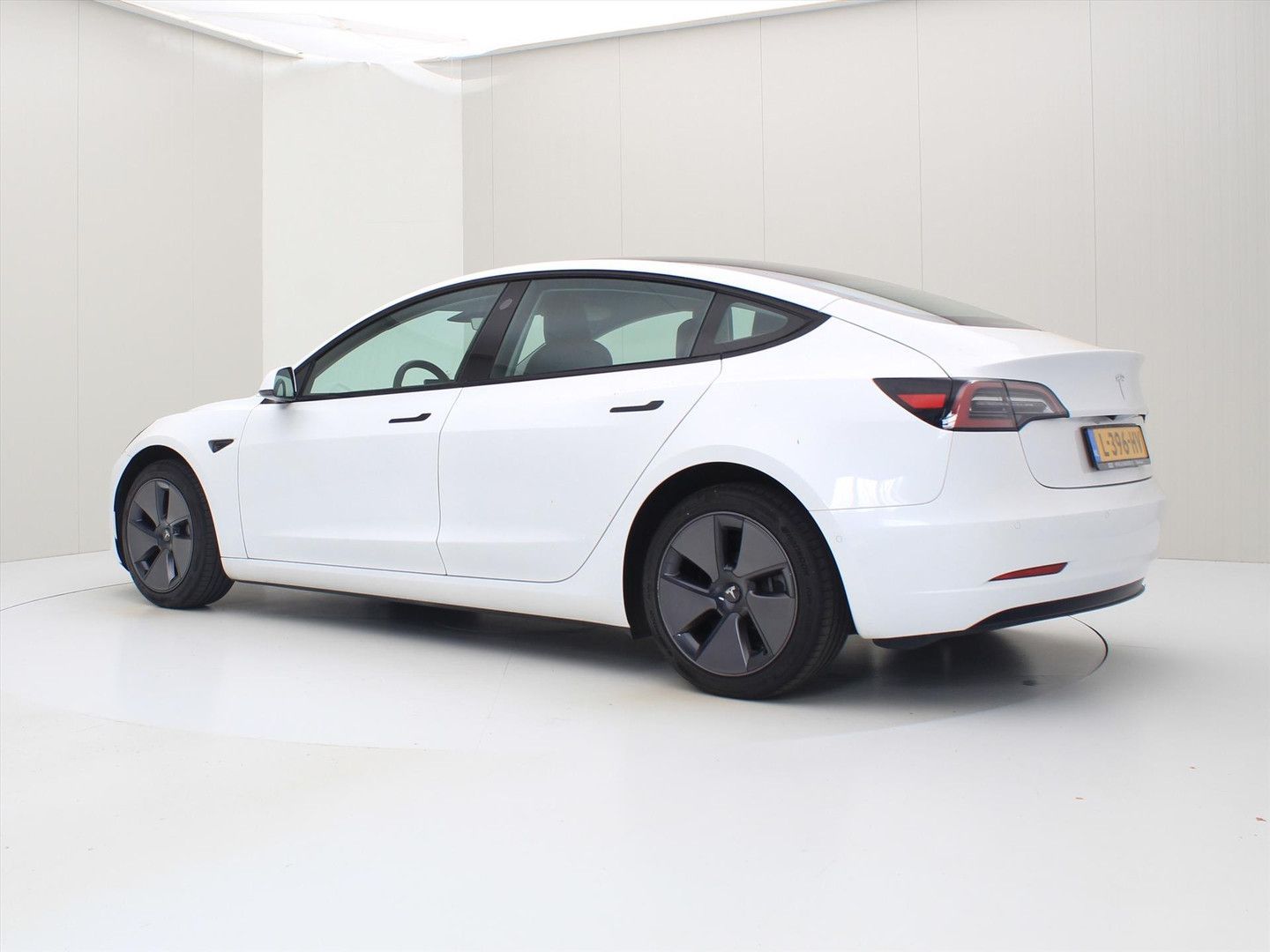 Tesla Model 3 Standard RWD Plus 90,3% SoH FACELIFT [ L imagem 3