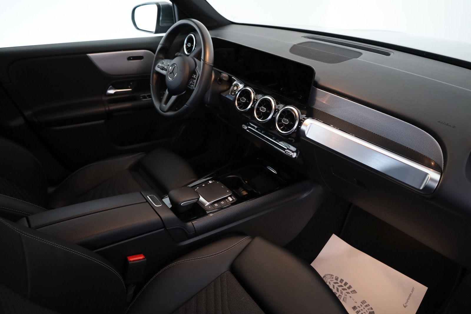 Fahrzeugabbildung Mercedes-Benz GLB 200d Style, T.Leder,Navi,LED,SH,Kamera,AHK