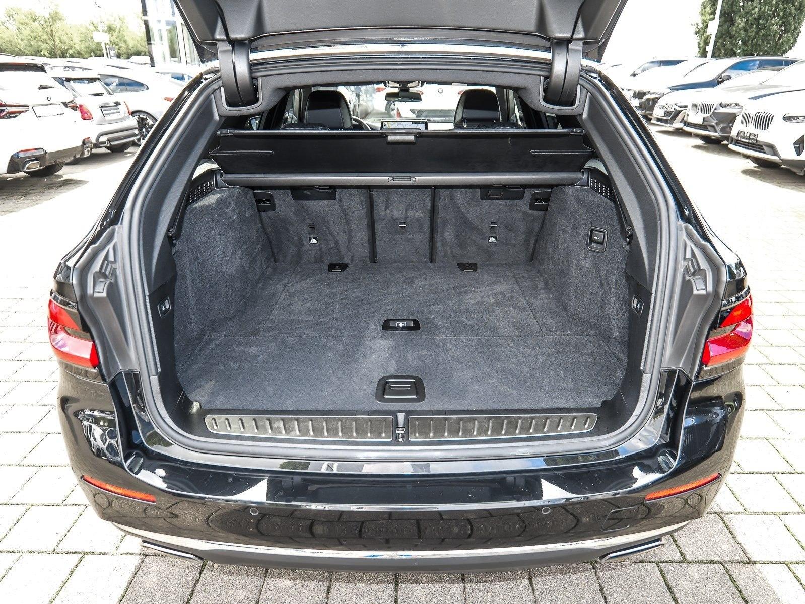 BMW 530d Touring Luxury Line HUD PANO RFK NAVI DAB