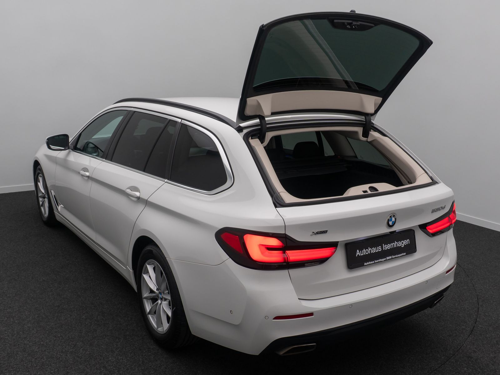 Fahrzeugabbildung BMW 530d xD ACC 360°Memory DAB DisplKey AHK Standhz