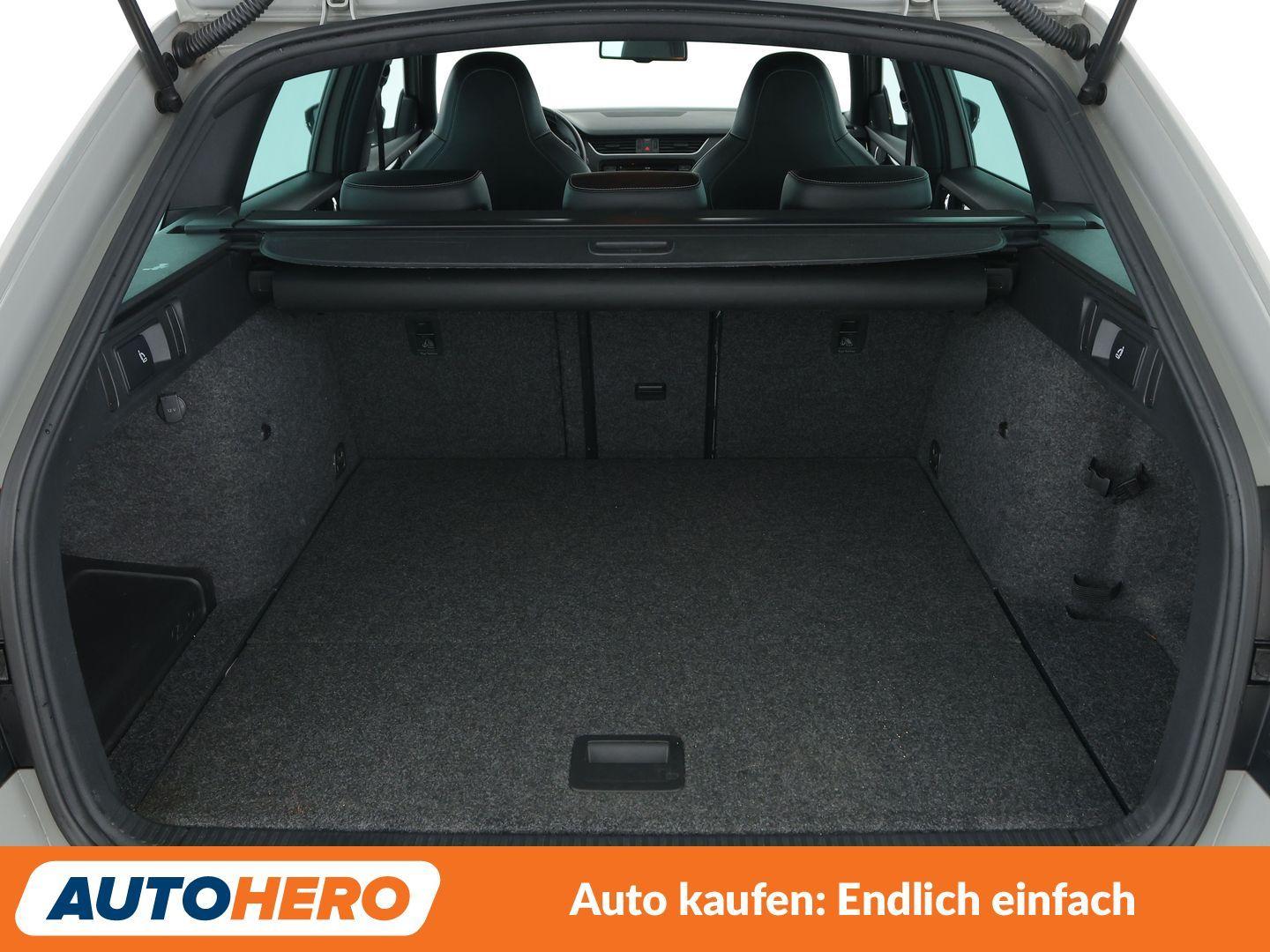 Skoda Octavia 2.0 TSI RS*NAVI*XENON*SPUR*CAM*PDC*SHZ*